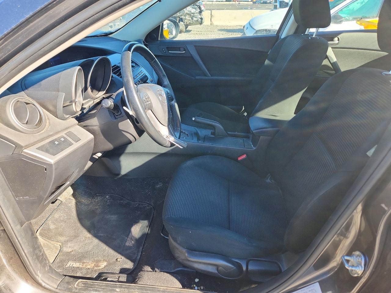2013 Mazda 3 I