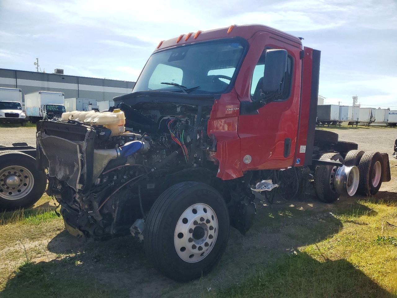 2020 Freigliner Cascadia 126