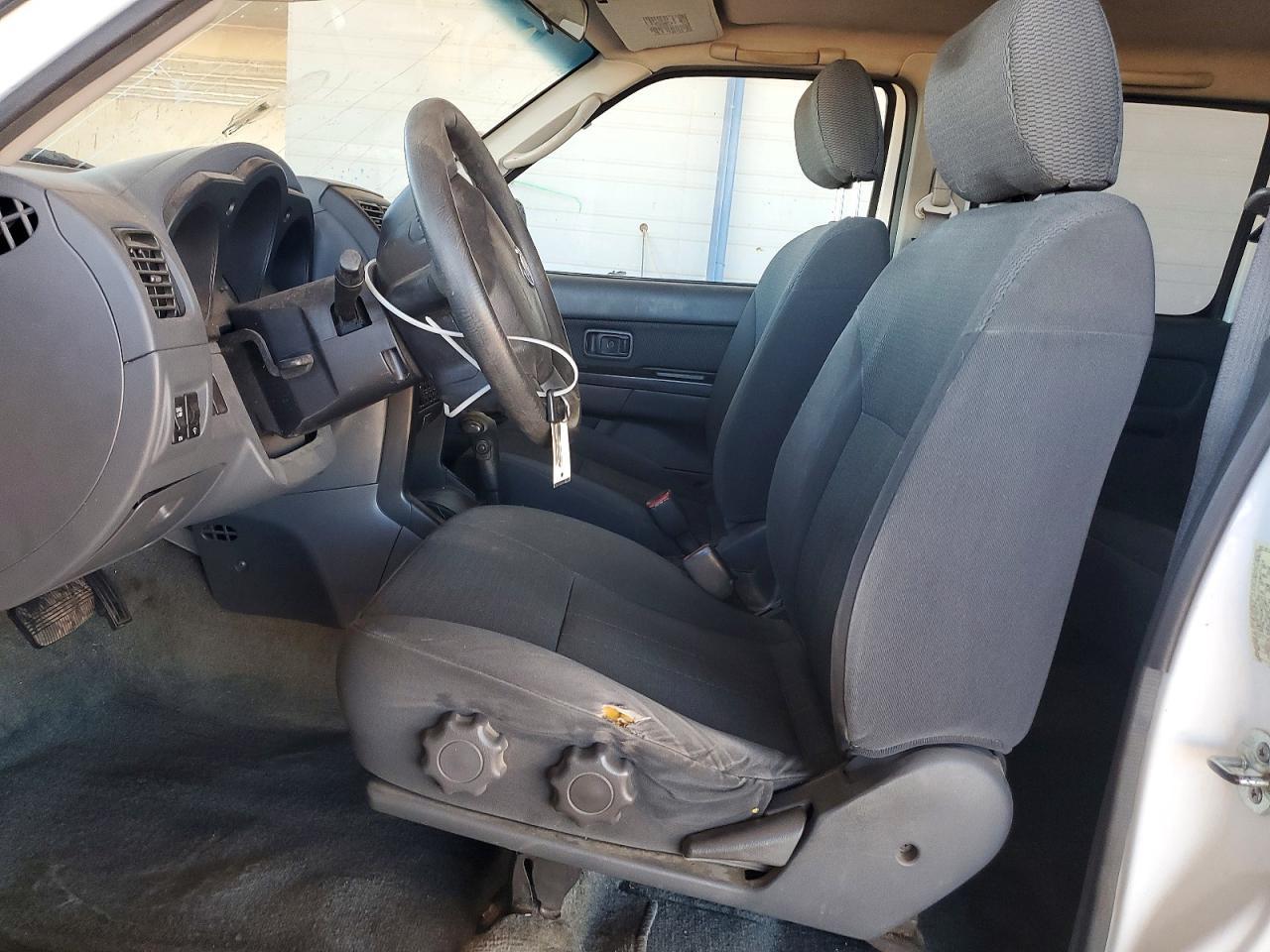 2004 Nissan Frontier XE-V6