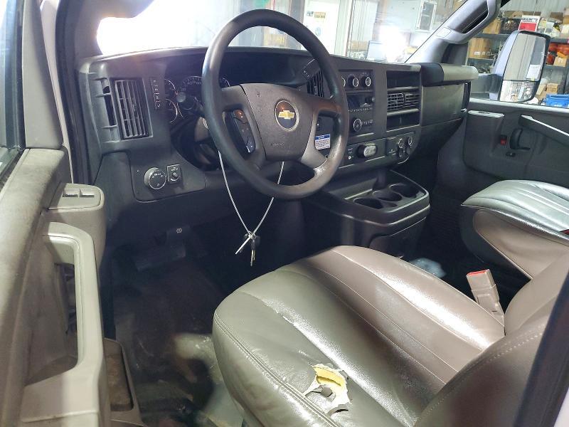 2017 Chev Express 4500 W/14' BOX