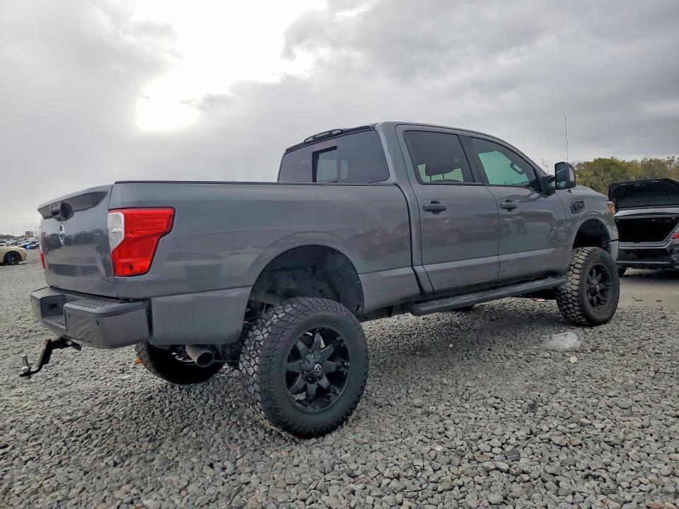 2018 Nissan Titan XD SV