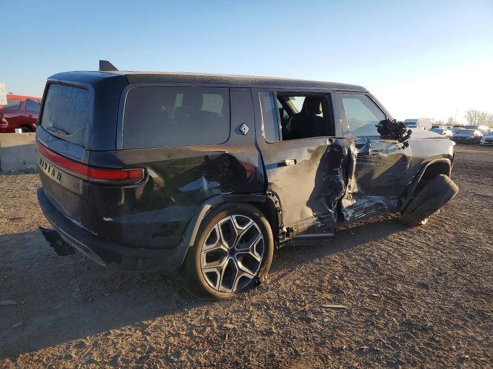 2025 Rivian R1S Adventure