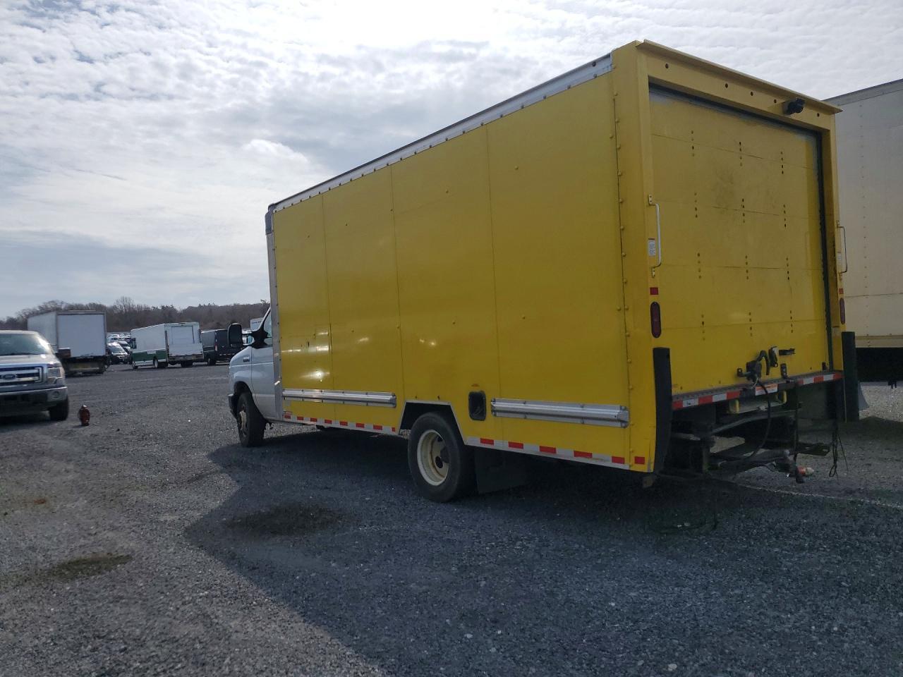2022 Ford E350 BOX Truck