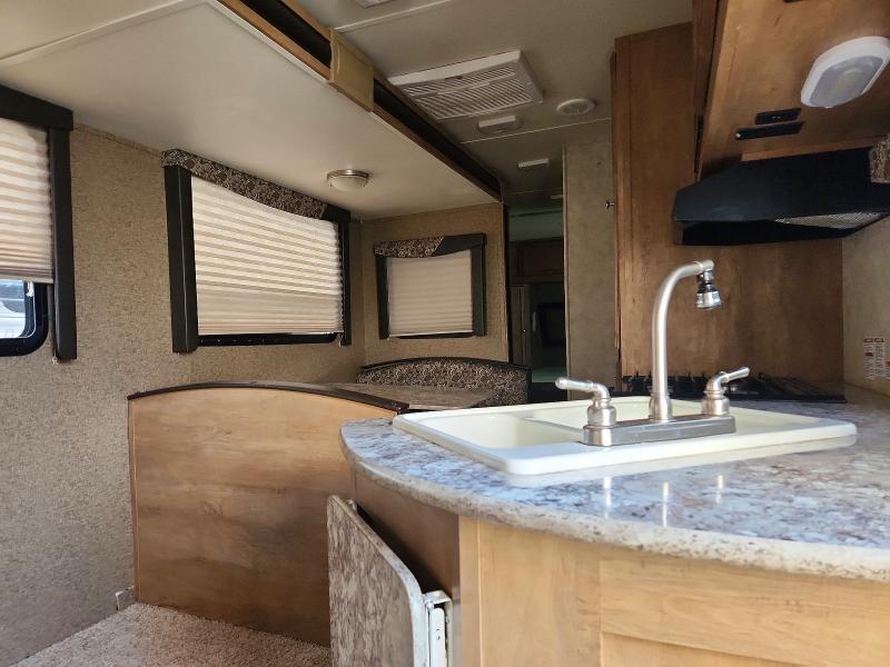 2016 Gulf Craft Inc. 2016 Gulf Stream Gulf Breeza Camper