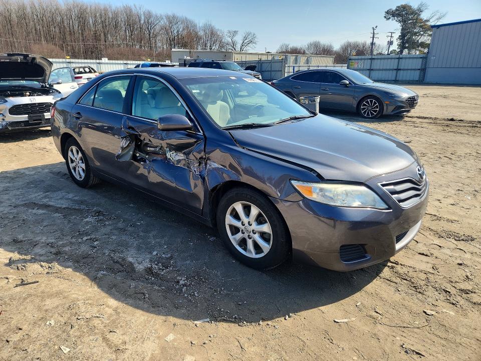 2011 Toyota Camry le