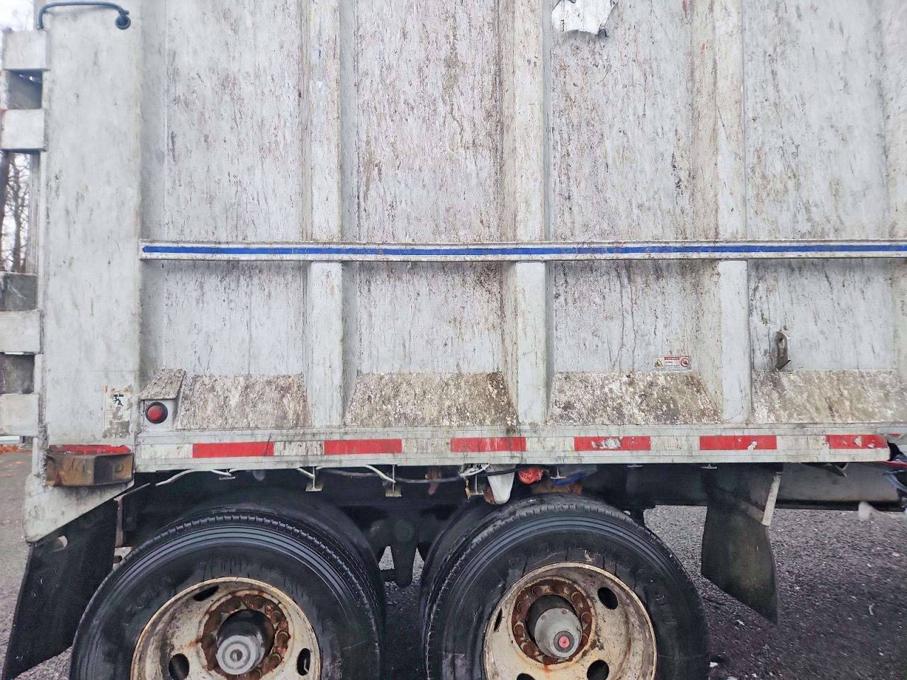 2016 East Manufacturing Walking Floor Trailer