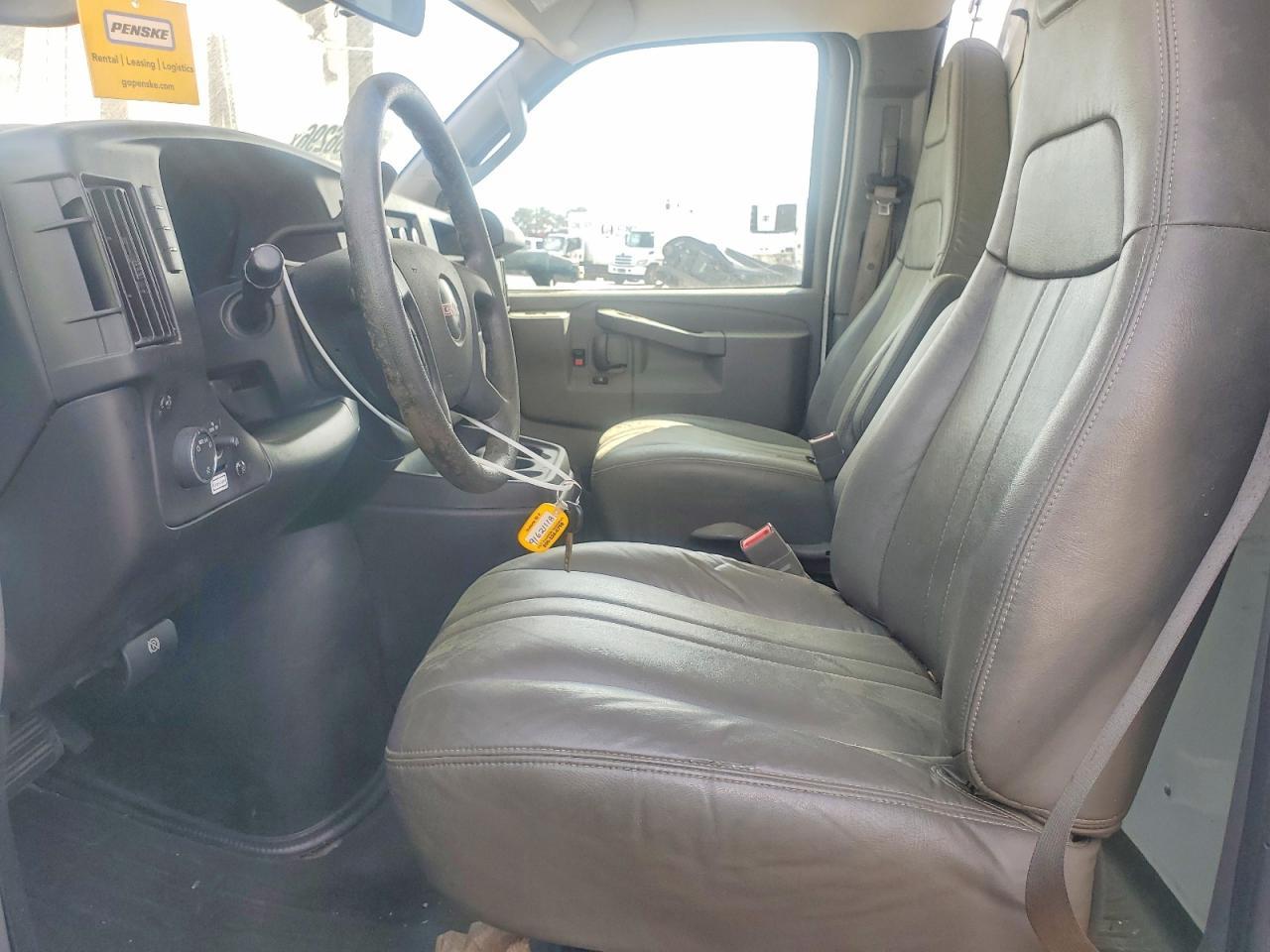 2021 GMC Savana BOX Truck