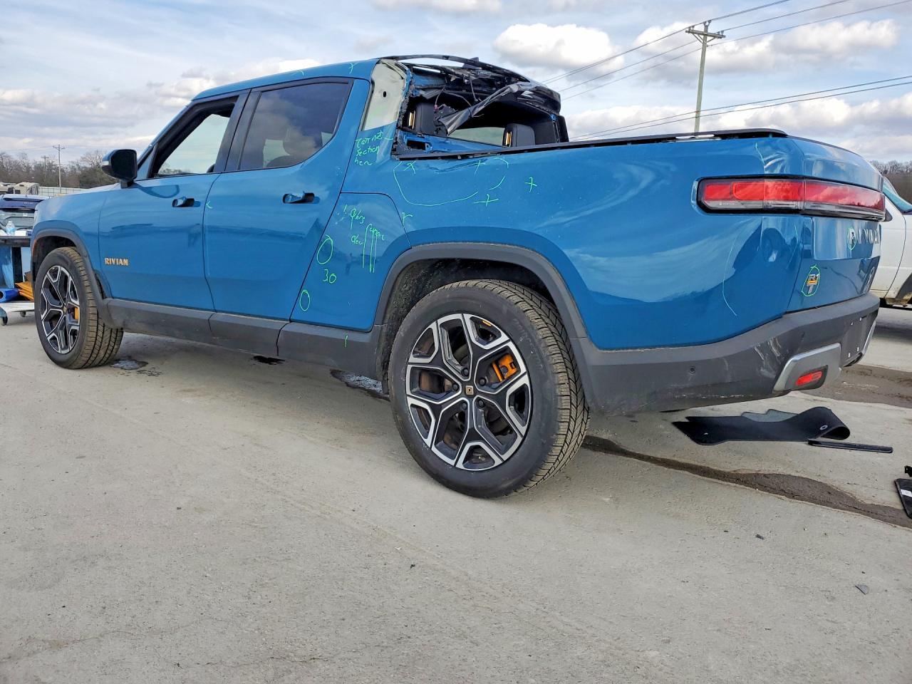 2023 Rivian R1T Adventure