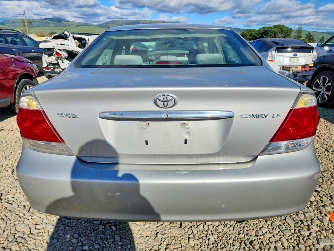 2005 Toyota Camry le
