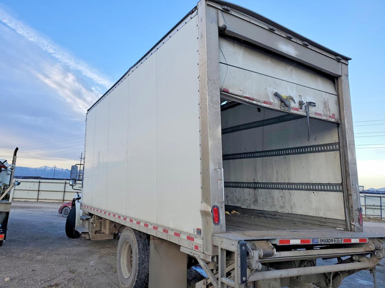 2025 Freigliner 2025 Freightliner Business Class M2 Refrigerated B