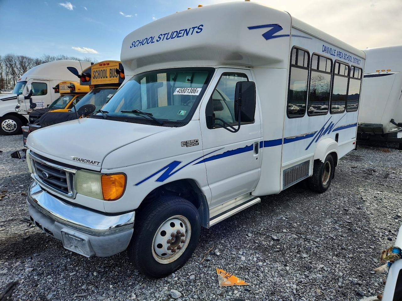 2004 Ford Econoline E350 Super Duty Cutaway Van