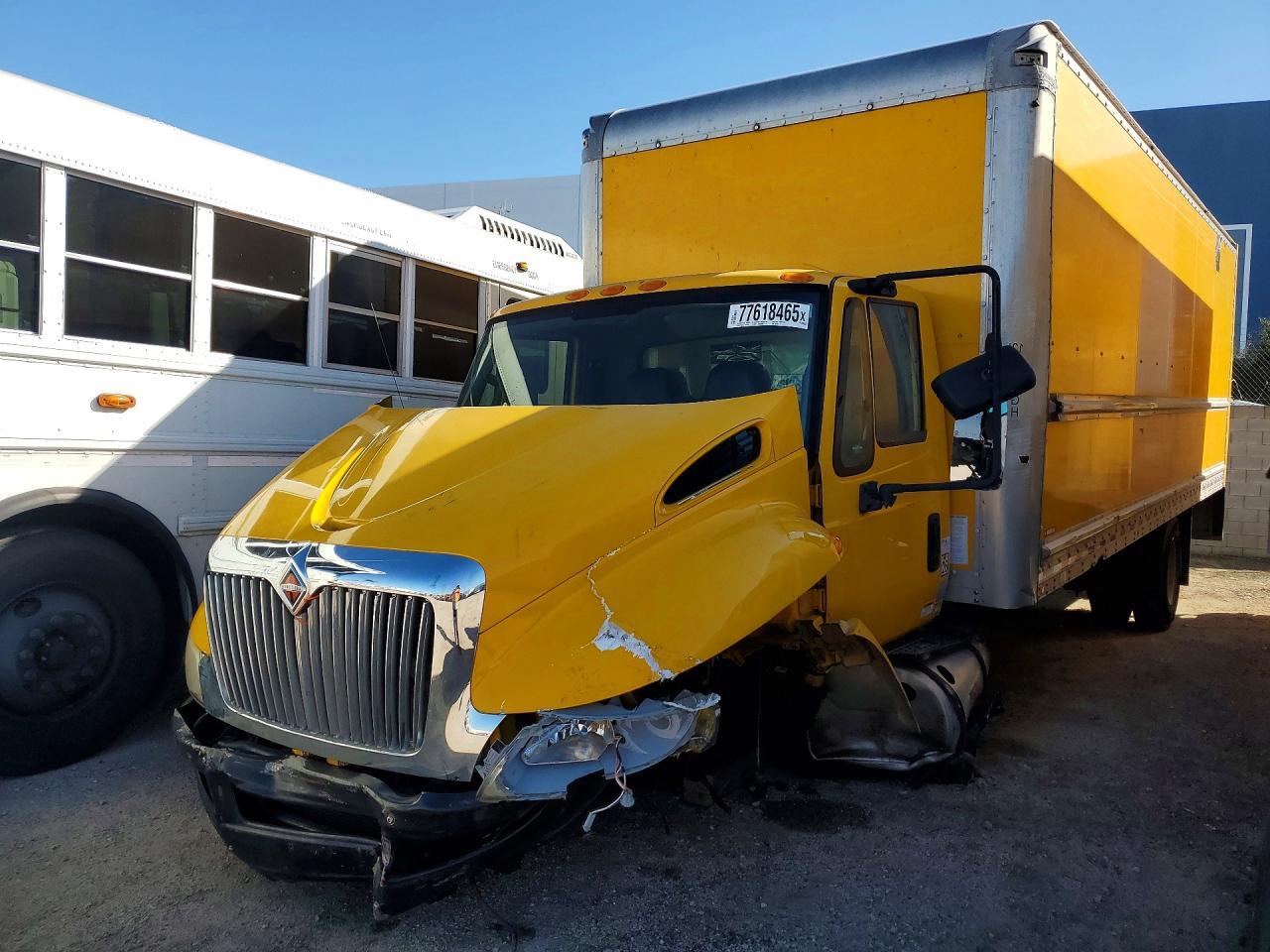 2018 International 4300 BOX Truck