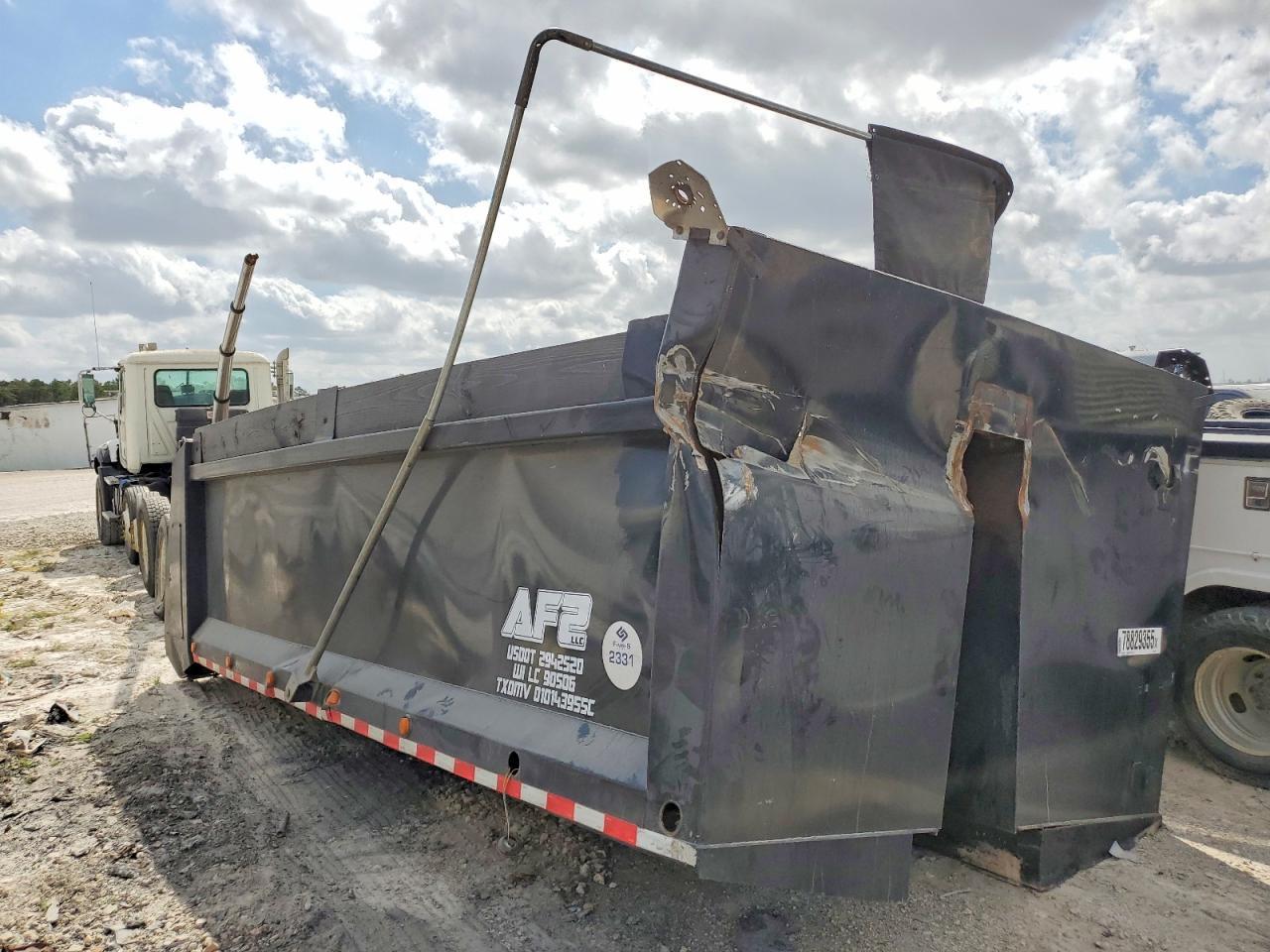 2016 Mack Granite Dump Truck