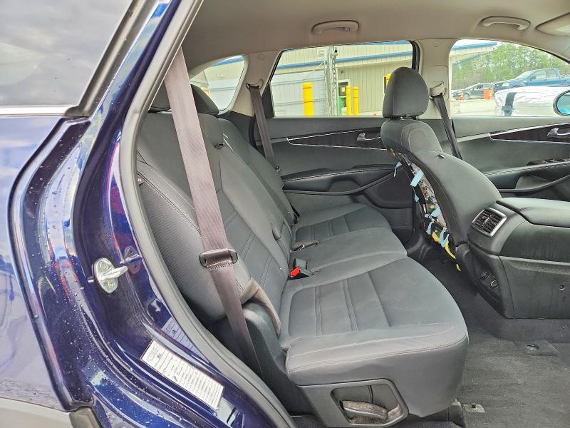 2020 KIA Sorento lx V6