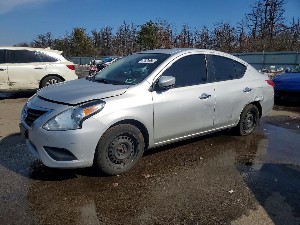 2019 Nissan Versa sv