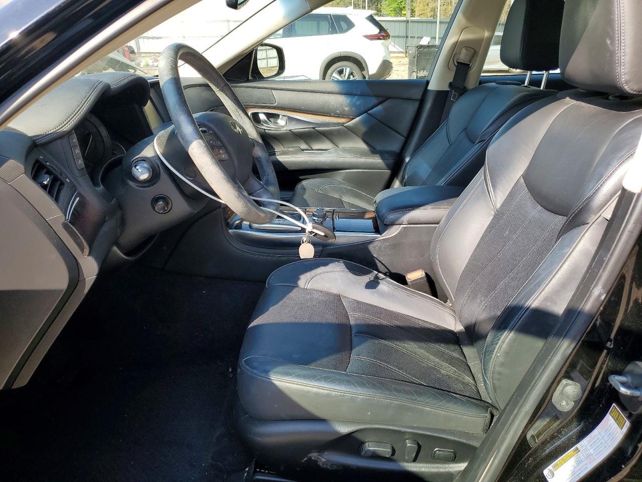 2015 Infiniti Q70 3.7