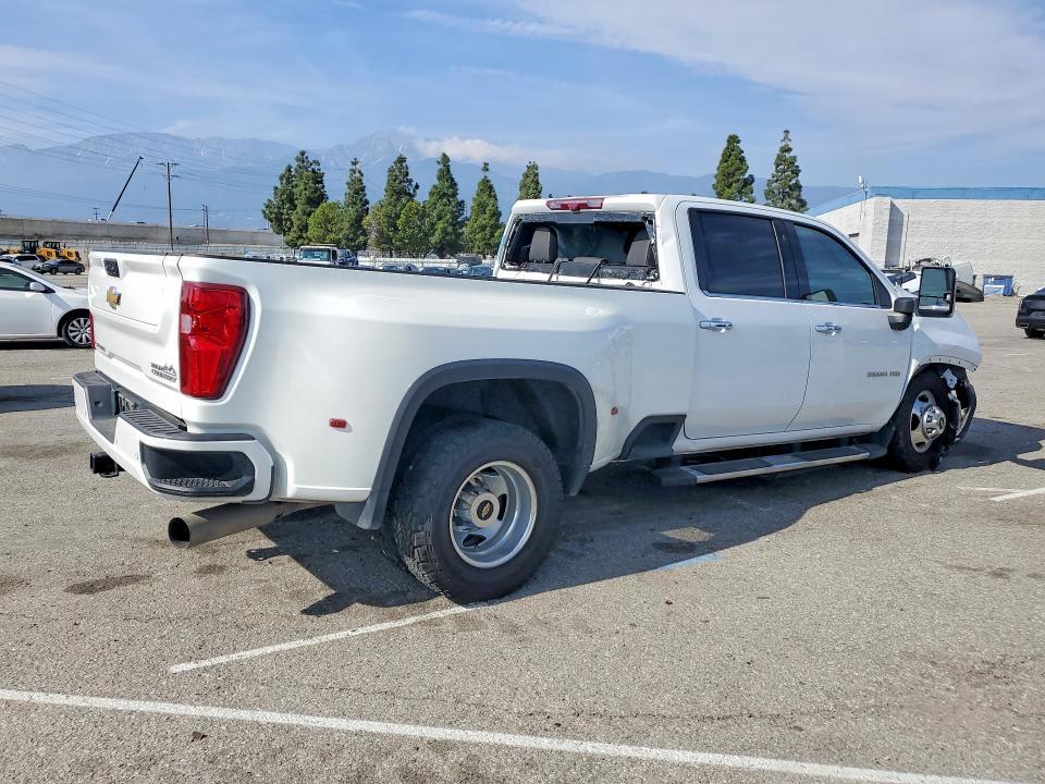 2023 Chevrolet Silverado K3500 High Country