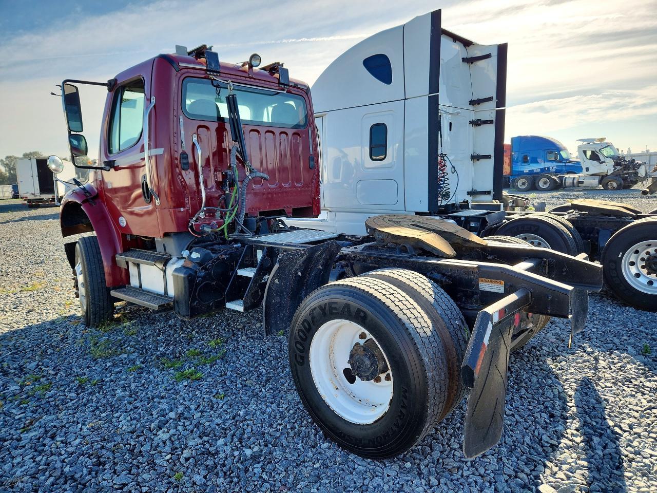 2016 Freigliner 2016 Freightliner Business Class M2 Semi Truck