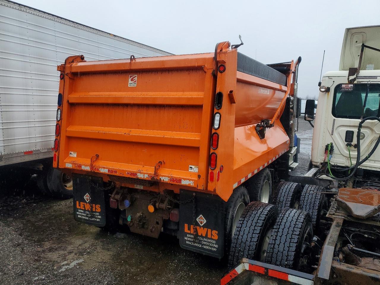 2025 International HX520