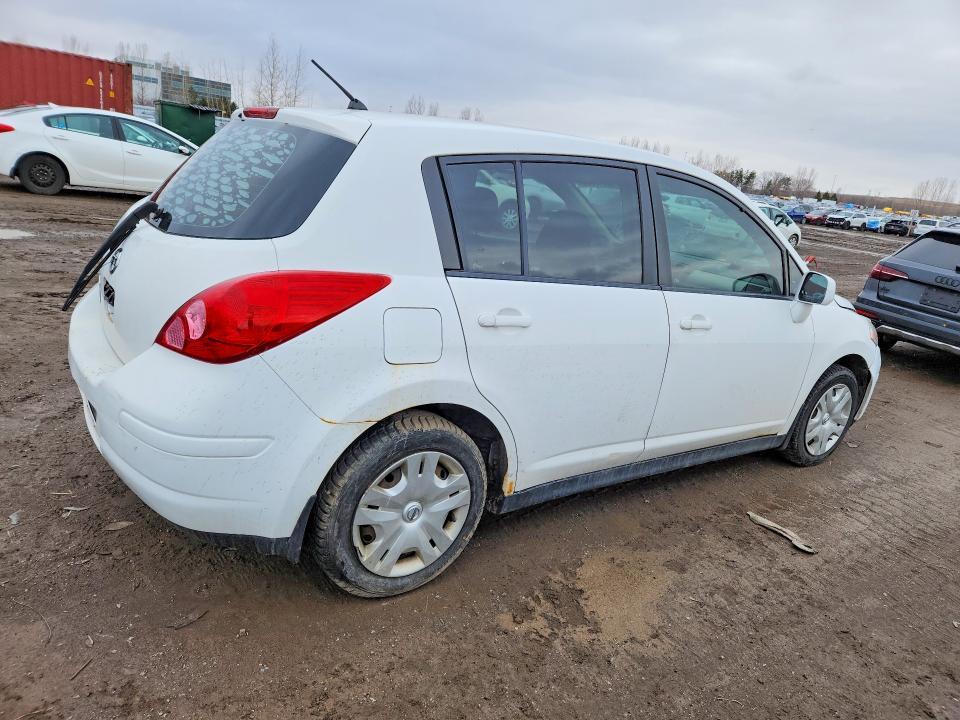 2010 Nissan Versa 1.8 s