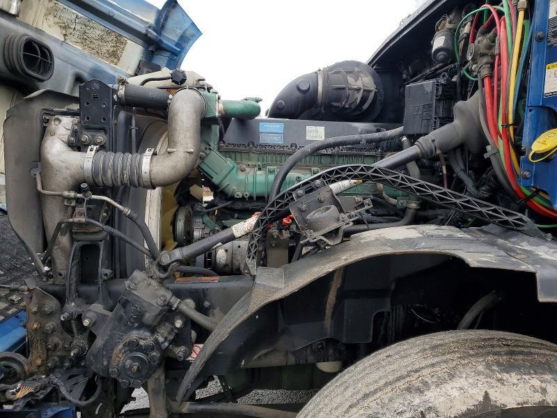 2016 Volvo VNL Semi Truck