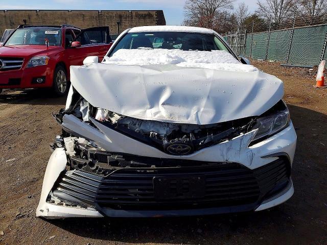 2021 Toyota Camry Hybrid le