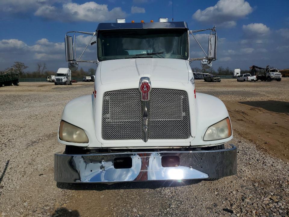 2009 Kenworth T330 Rollback Truck