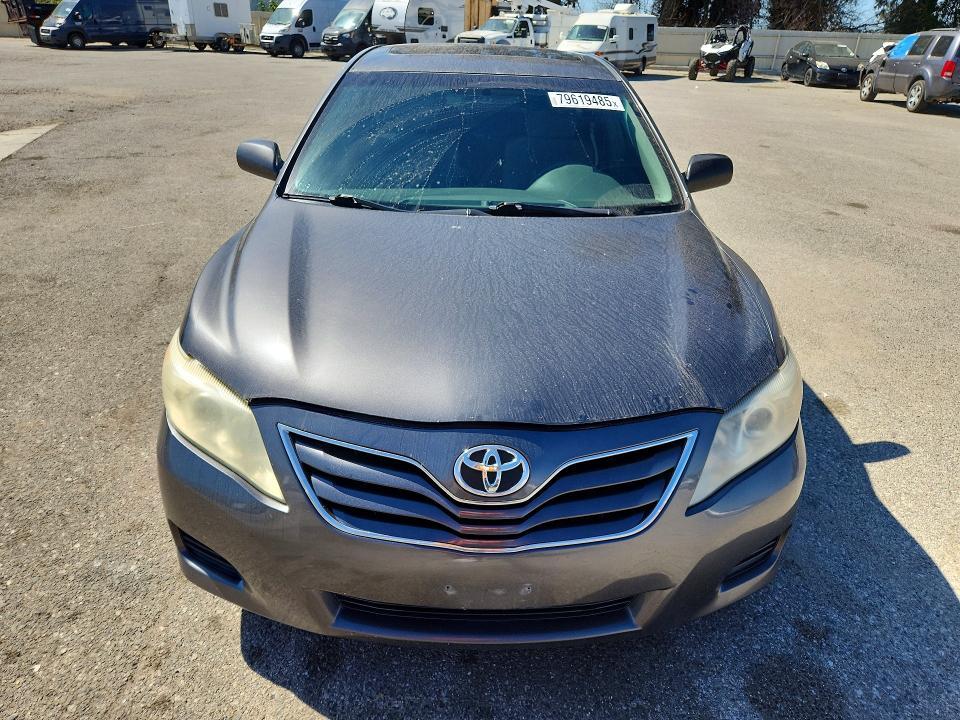2011 Toyota Camry le