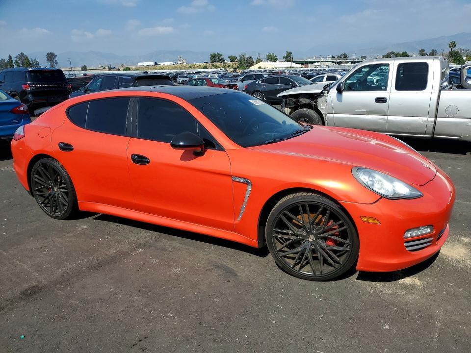 2013 Porsche Panamera 2