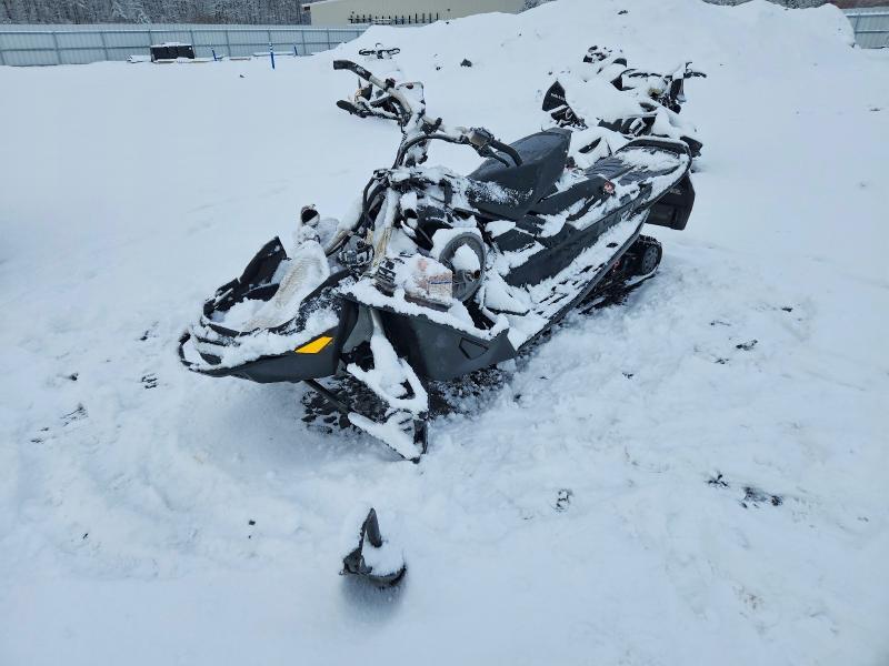 2019 Skidoo Renegade Adrenaline