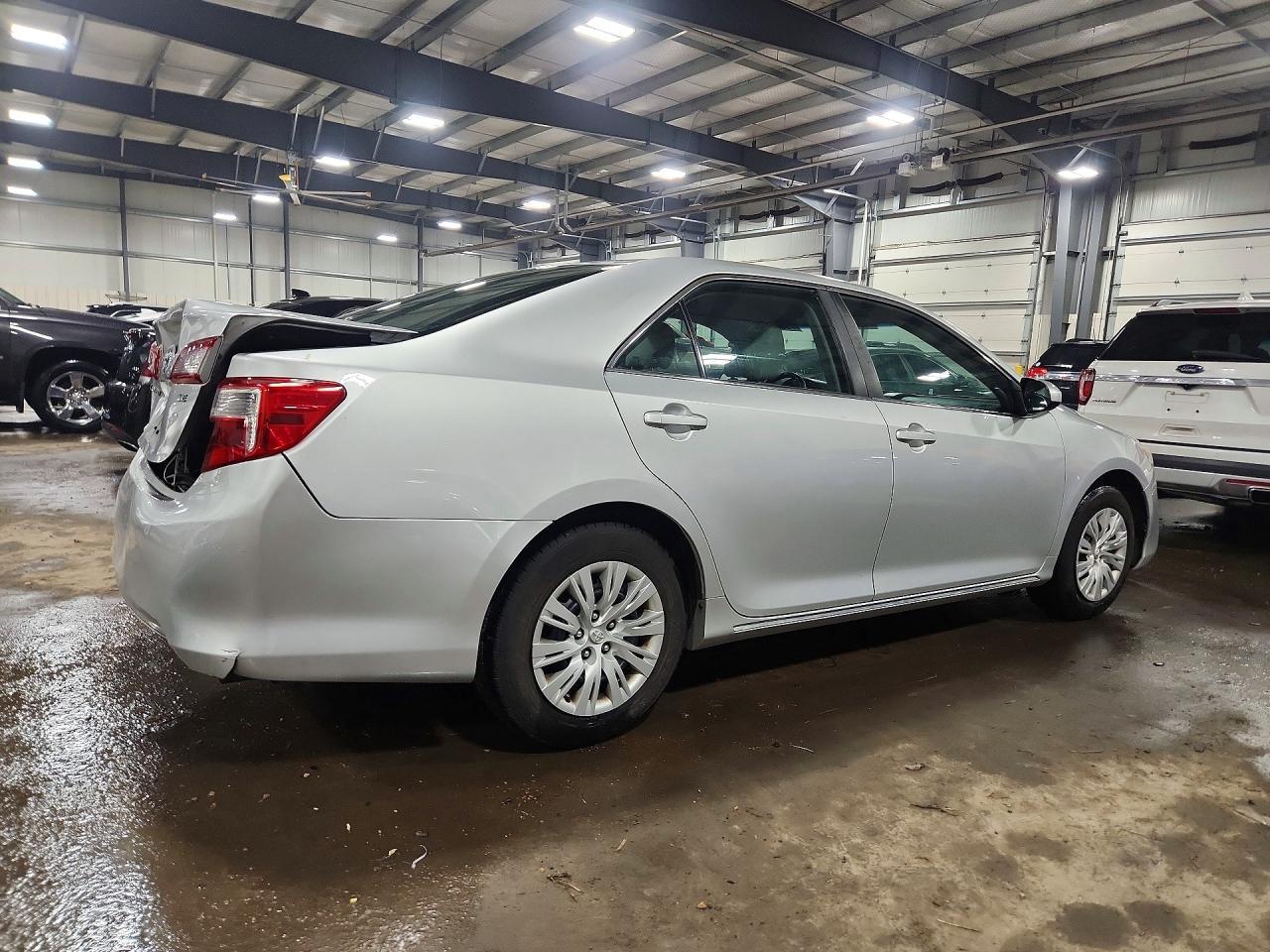 2014 Toyota Camry le