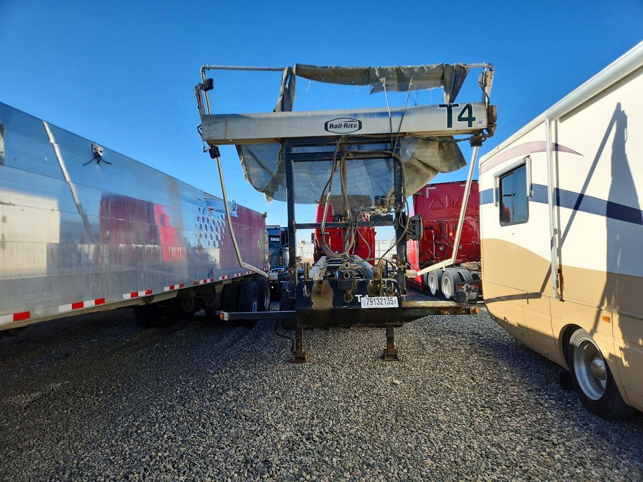 2016 Benl Trailer