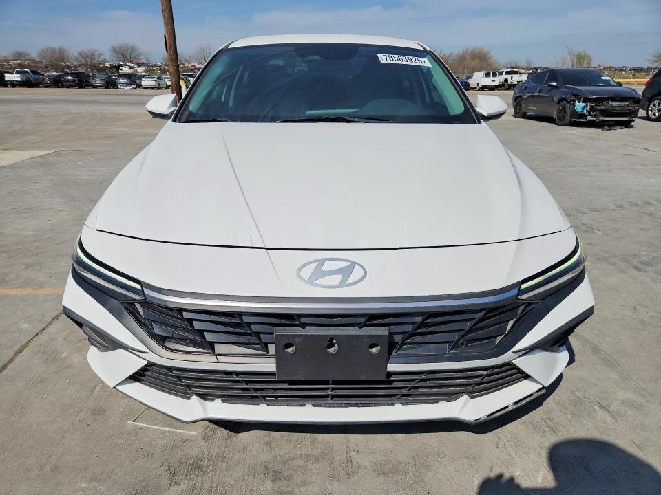 2024 Hyundai Elantra se