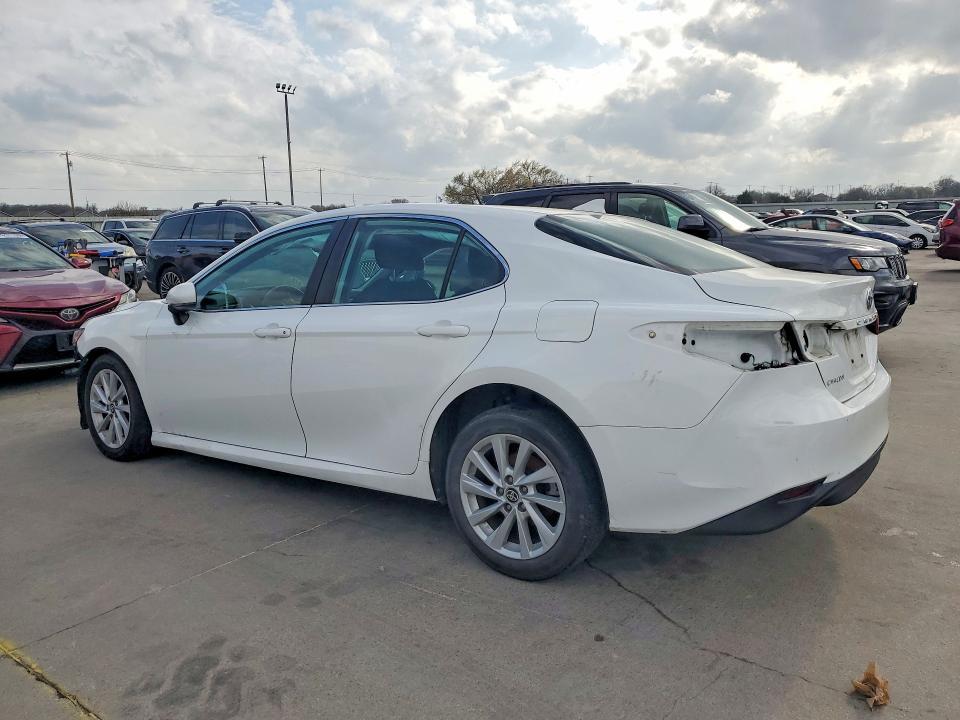 2021 Toyota Camry le