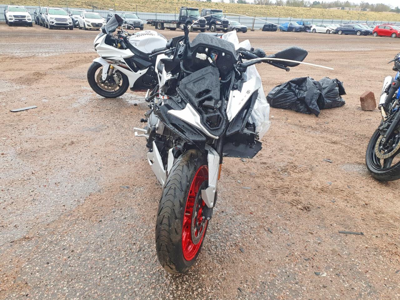 2024 Suzuki GSX800 F