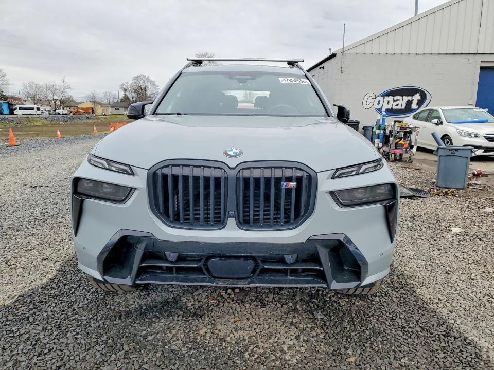2024 BMW X7 M60i