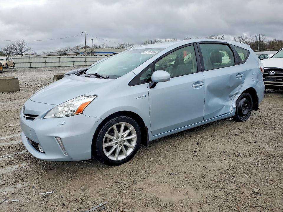 2014 Toyota Prius v Five