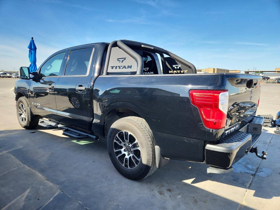 2023 Nissan Titan SV
