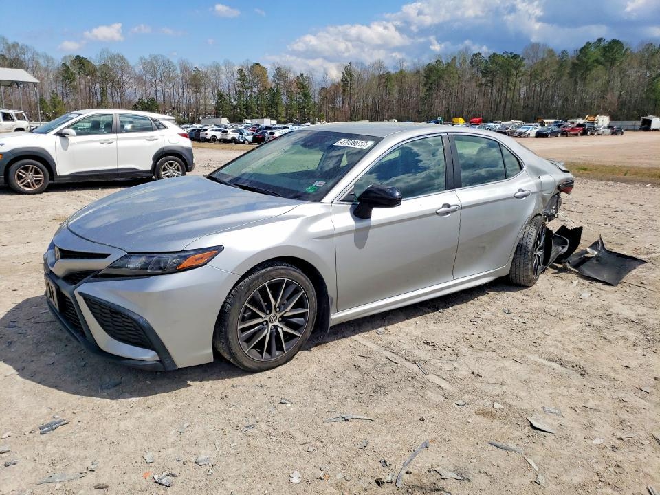 2021 Toyota Camry se