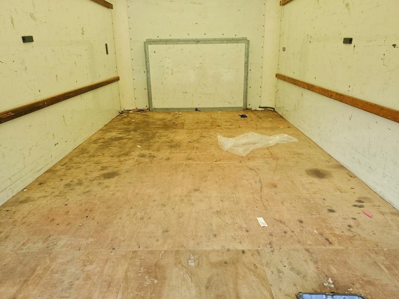 2022 Ford E350 BOX Truck