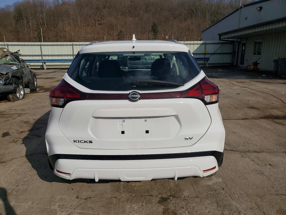 2023 Nissan Kicks sv