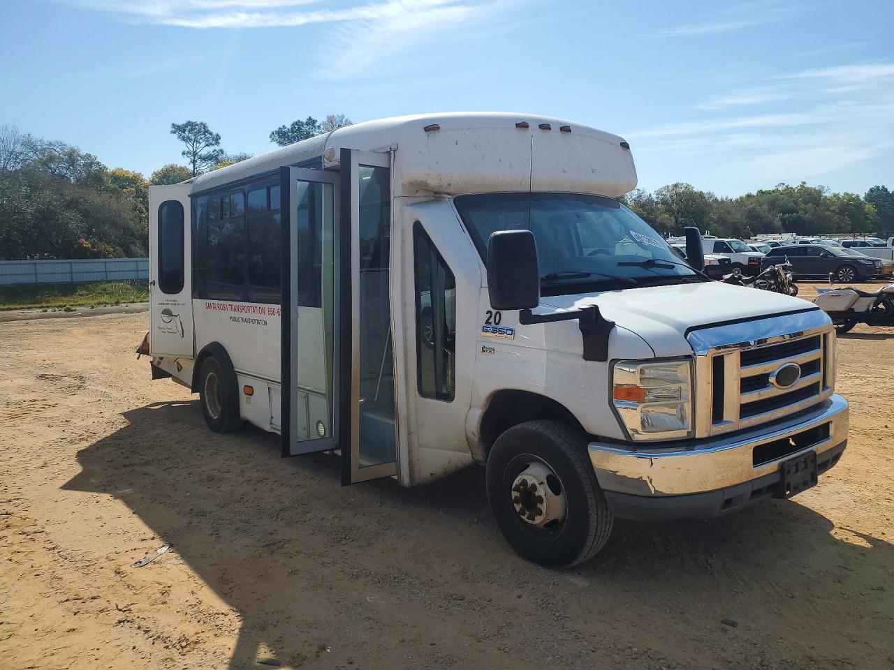 2016 Ford Econoline E350 Super Duty Cutaway Van