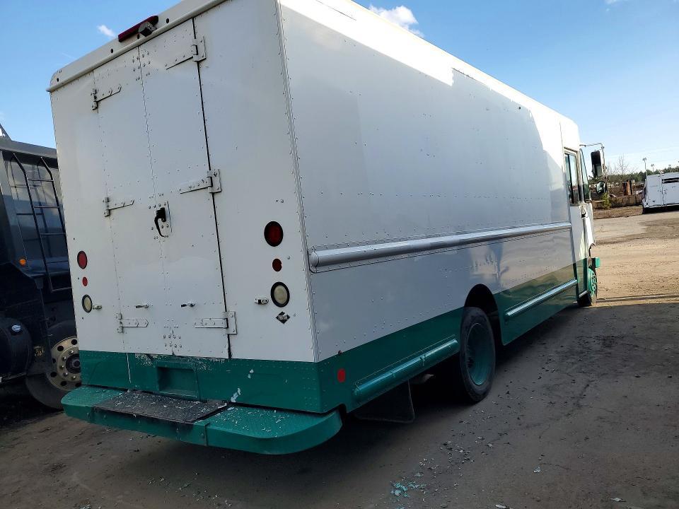 2017 Freigliner 2017 Freightliner MT45G Chassis Delivery Truck