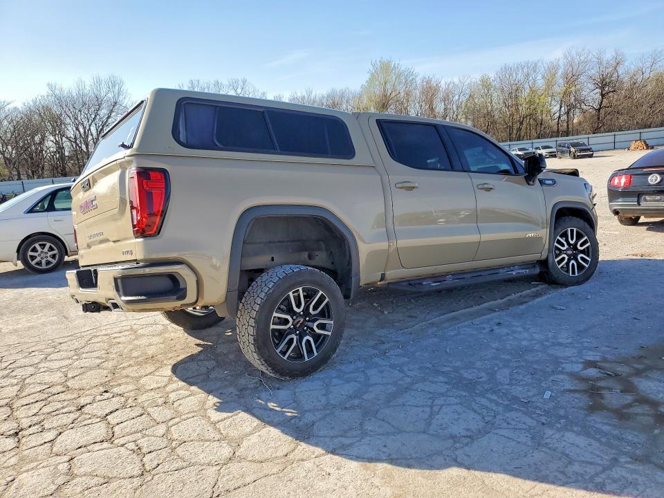 2022 GMC Sierra K1500 AT4