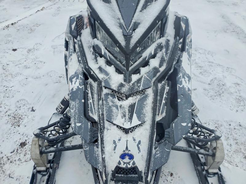 2017 Polaris Switchback Assault 8