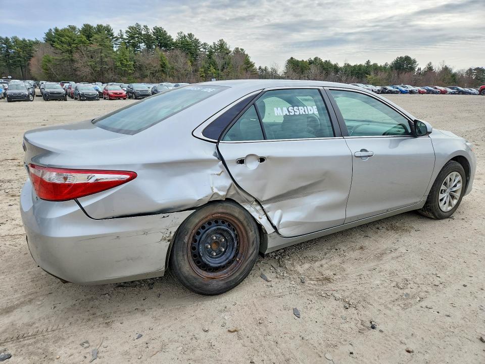 2015 Toyota Camry le