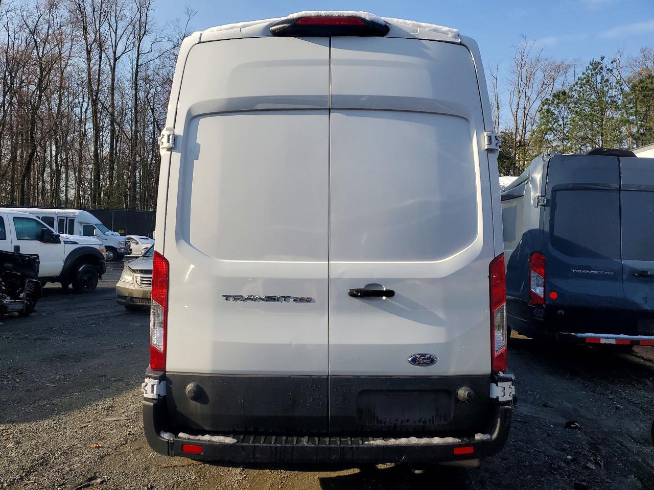 2022 Ford Transit 250 Delivery Van