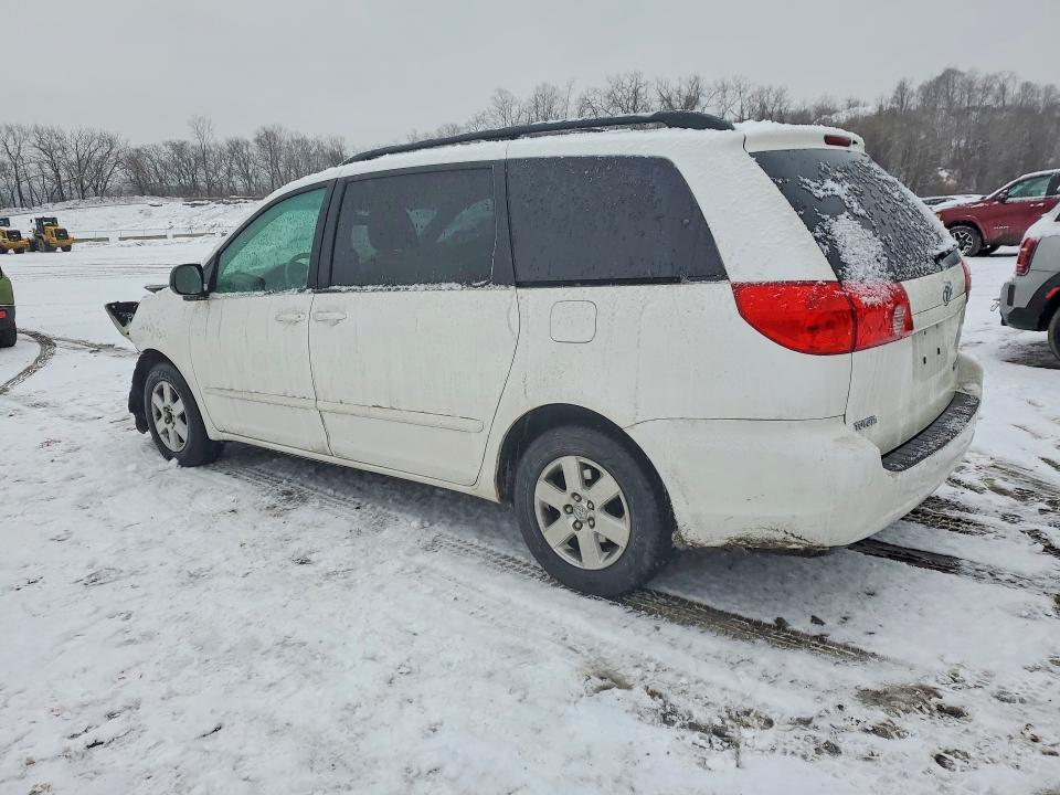 2009 Toyota Sienna le 8-passenger