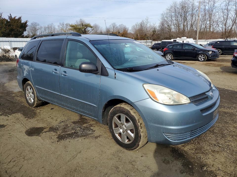 2004 Toyota Sienna le 7 Passenger