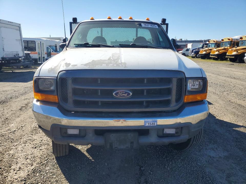 1999 Ford F450 Super Duty Flatbed Truck